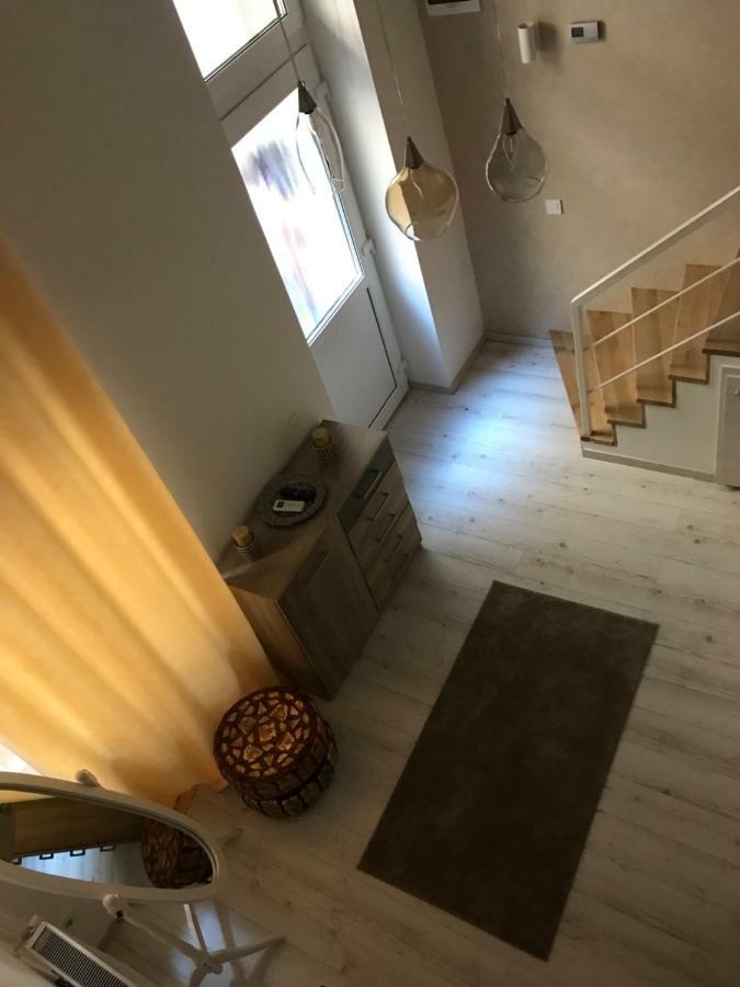 Dessewffy Utca 5 Apartman *