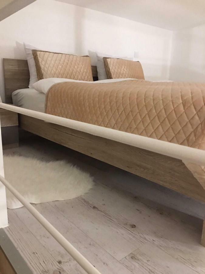 Dessewffy Utca 5 * Budapest